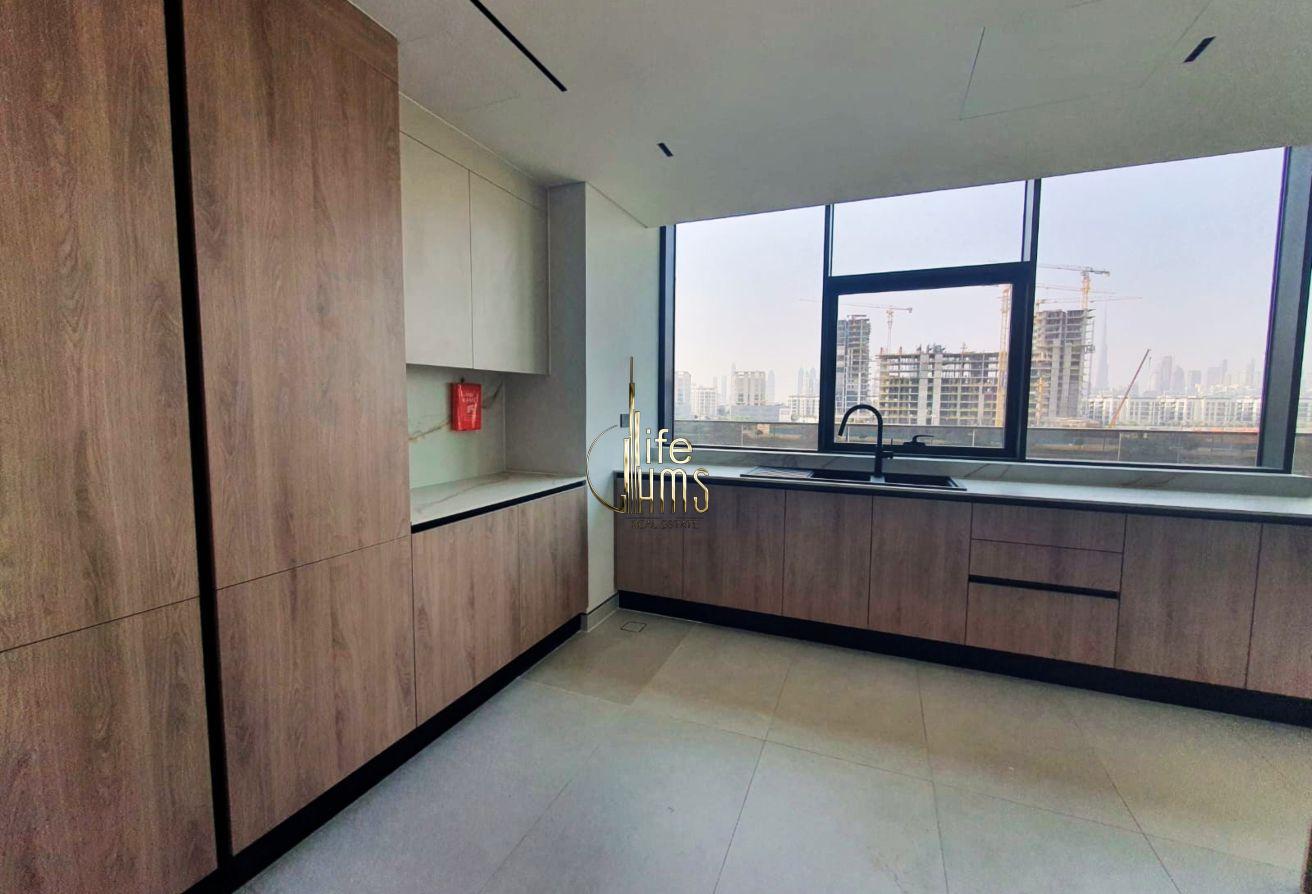 Brand New |Prime Location | Vacant photo 5