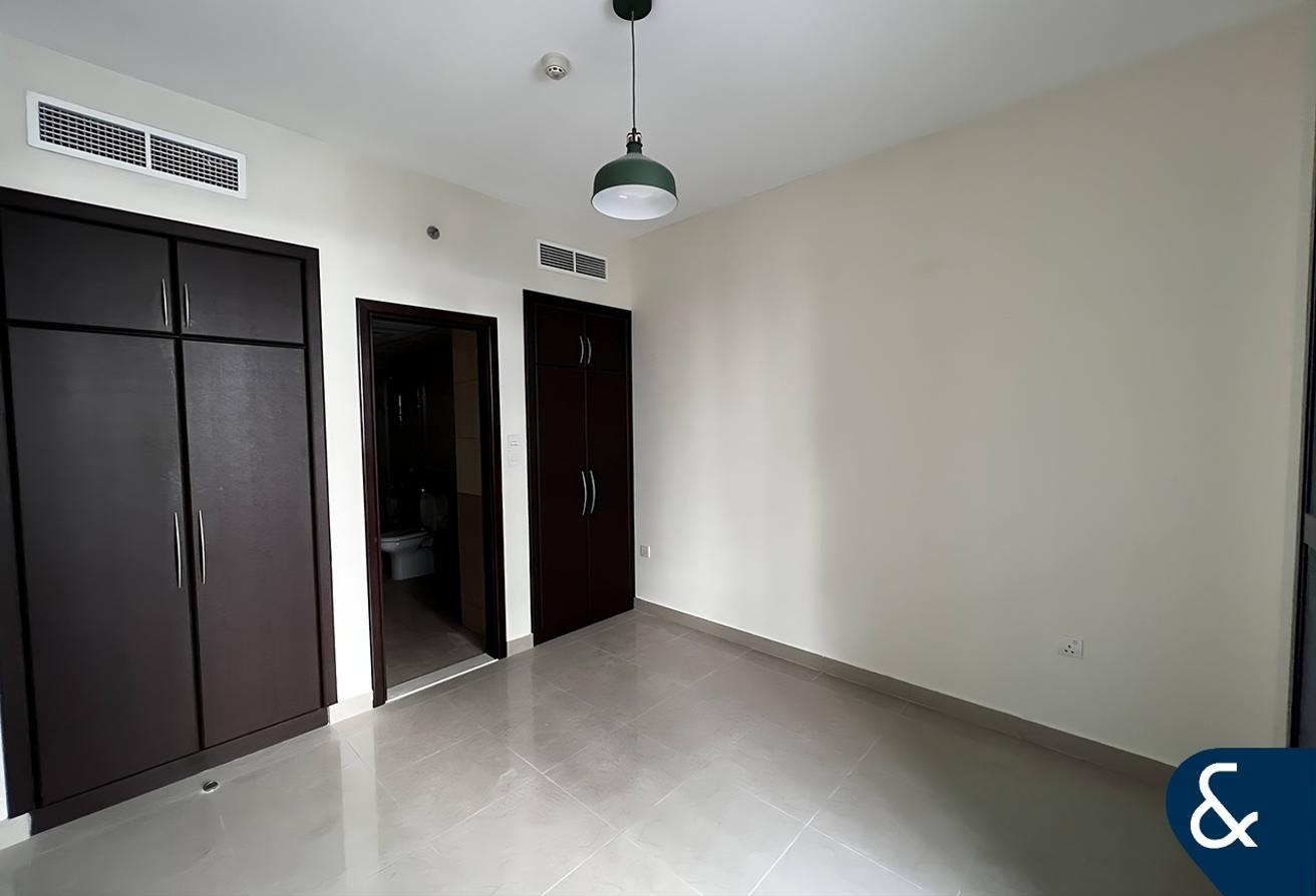 One Bed | Great Location | Spacious photo 7