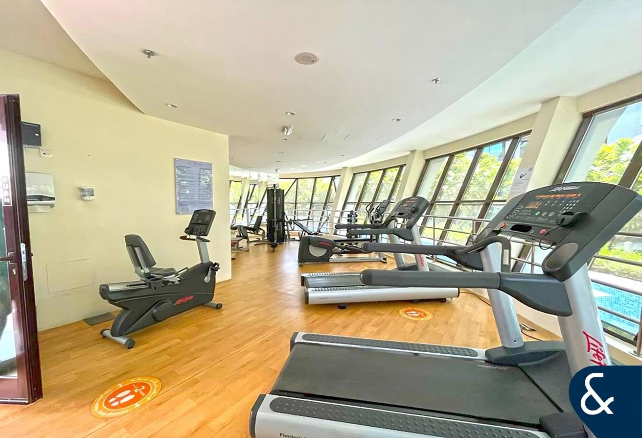 One Bed | Great Location | Spacious photo 12