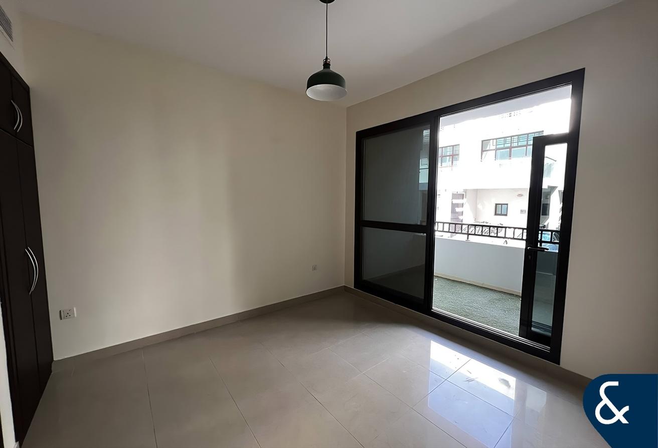 One Bed | Great Location | Spacious photo 9