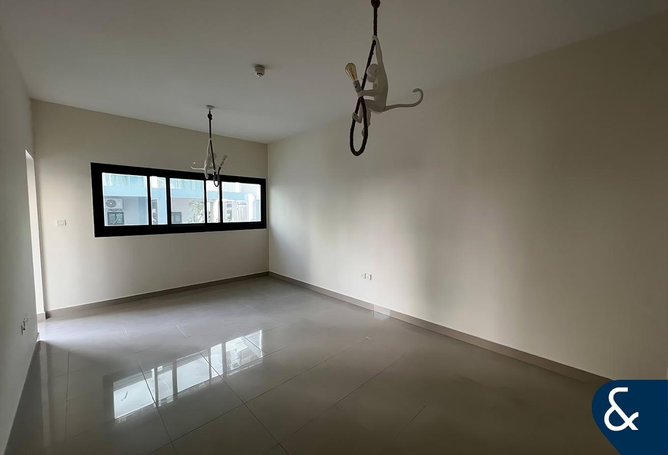 One Bed | Great Location | Spacious photo 6