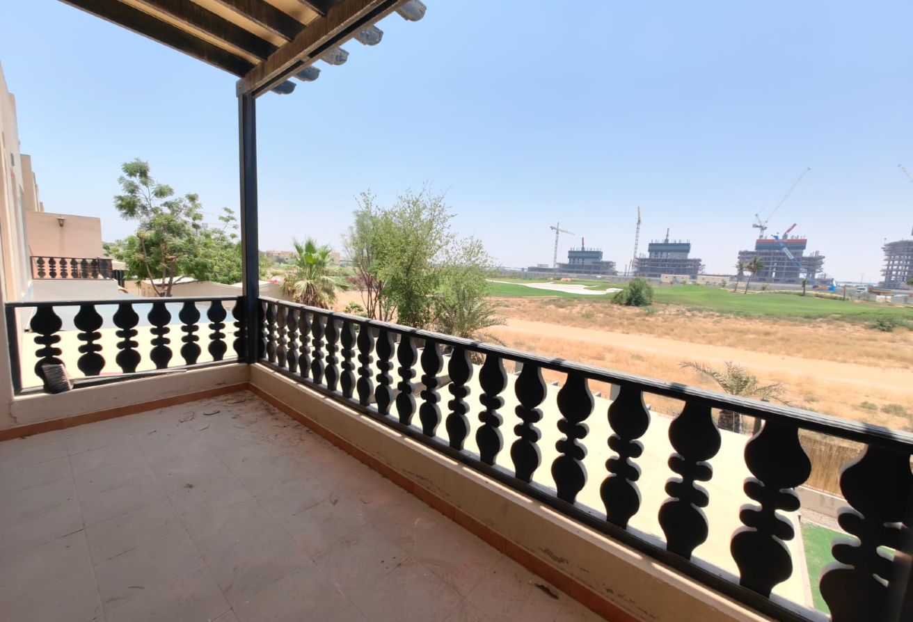 Spacious 3BR Townhouse | Maid room| Swimming pool