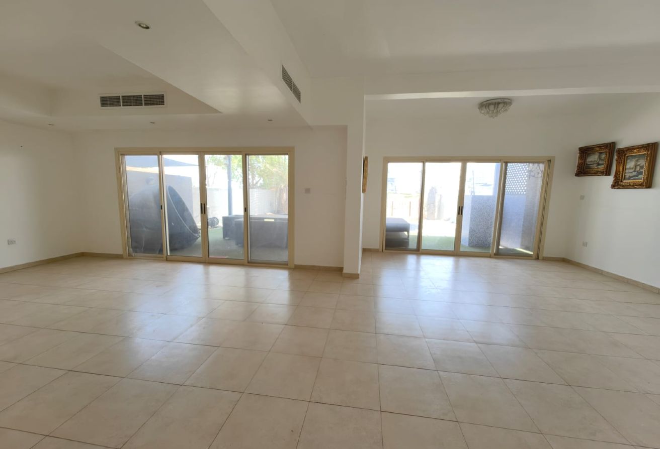 Spacious 3BR Townhouse | Maid room| Swimming pool