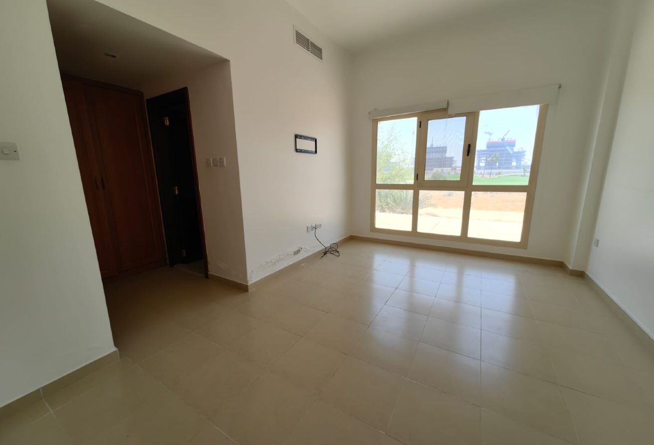 Spacious 3BR Townhouse | Maid room| Swimming pool