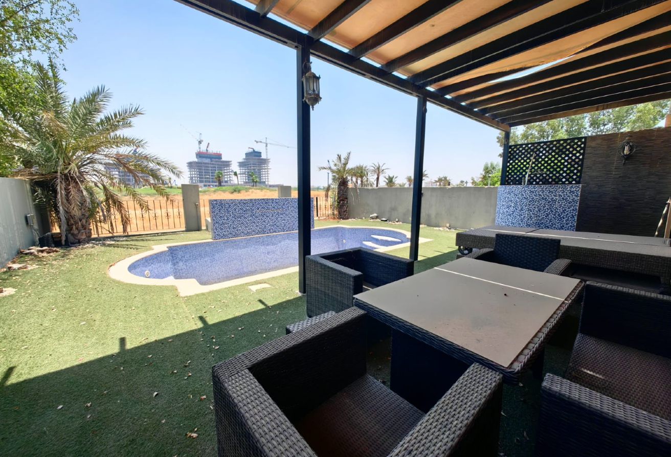 Spacious 3BR Townhouse | Maid room| Swimming pool