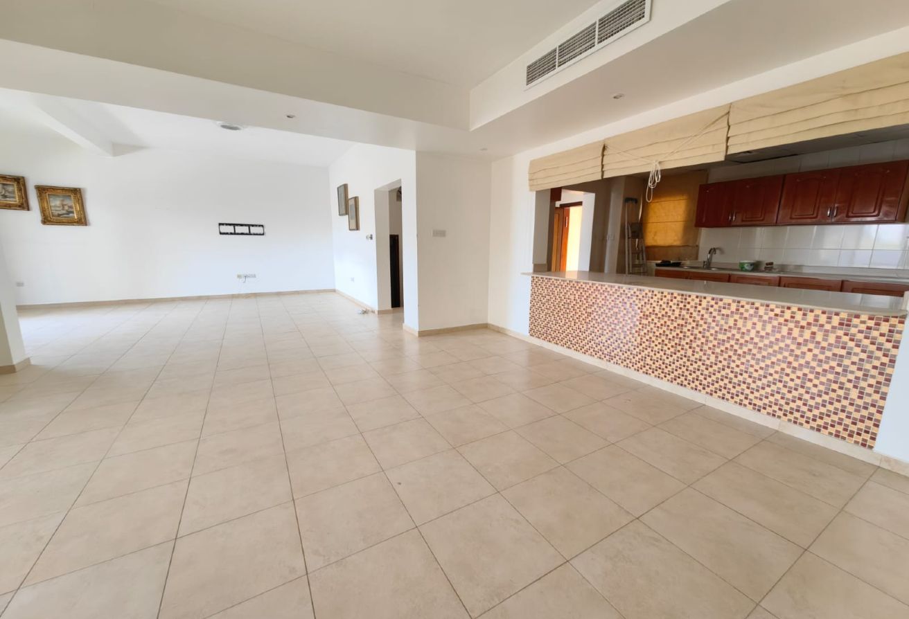 Spacious 3BR Townhouse | Maid room| Swimming pool