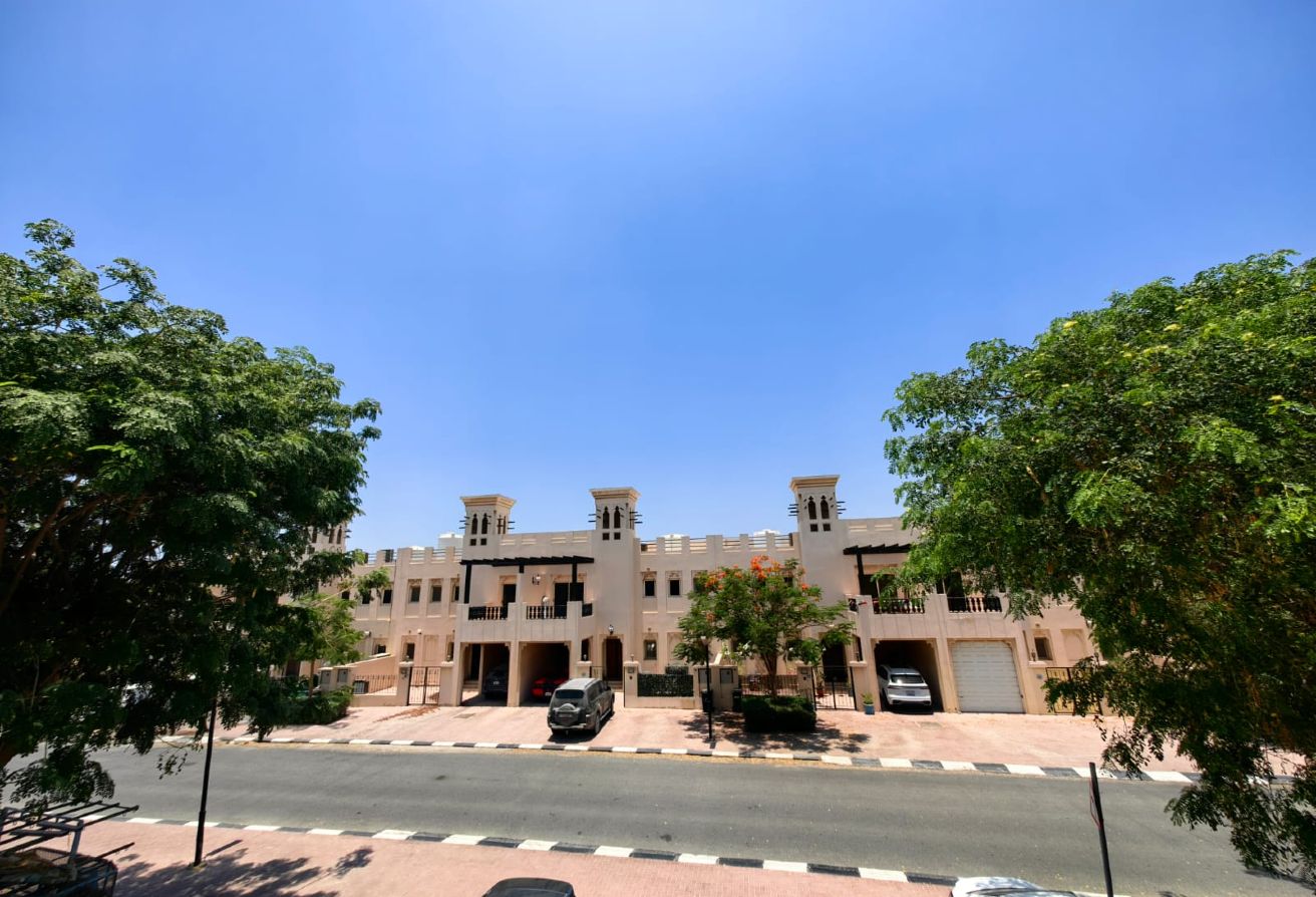 Spacious 3BR Townhouse | Maid room| Swimming pool