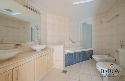 Apartment - 2 Bedrooms - 3 Bathrooms for rent in Al Hamri - Shoreline Apartments - Palm Jumeirah - Dubai