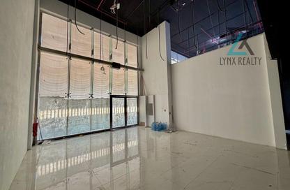 Shop - Studio - 2 Bathrooms for rent in Airport Road Area - Al Garhoud - Dubai