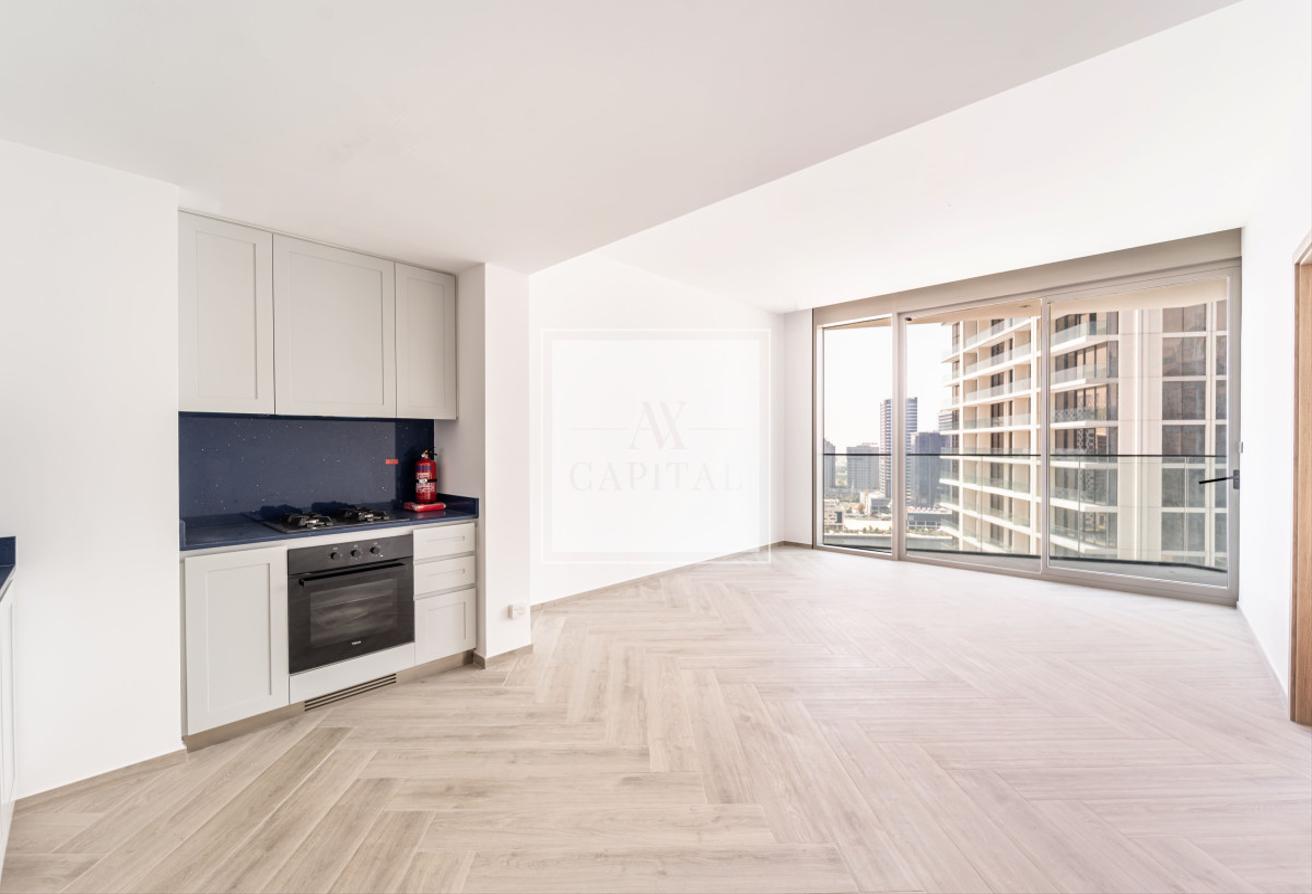 Canal view | Brand new | Spacious photo 21