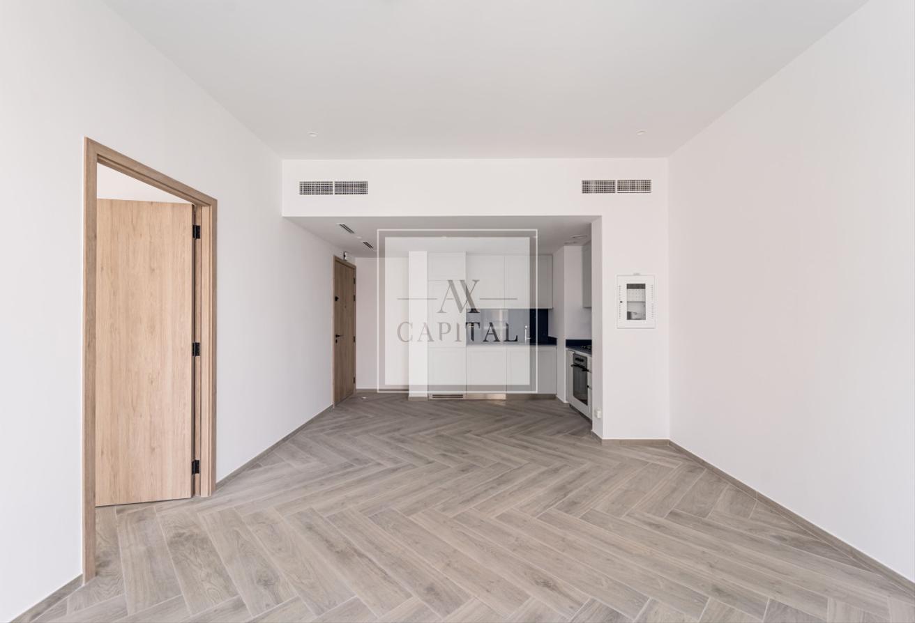 Canal view | Brand new | Spacious photo 15