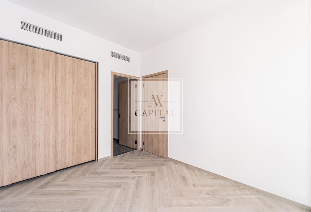 Canal view | Brand new | Spacious photo 19