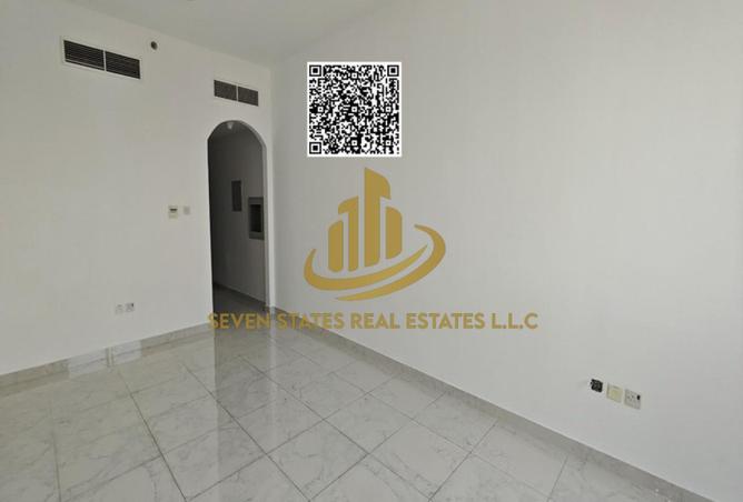 73861013 - Property Image 2