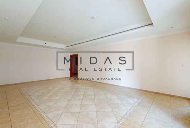 Vacant | with Maids Room | Easy Access photo 3