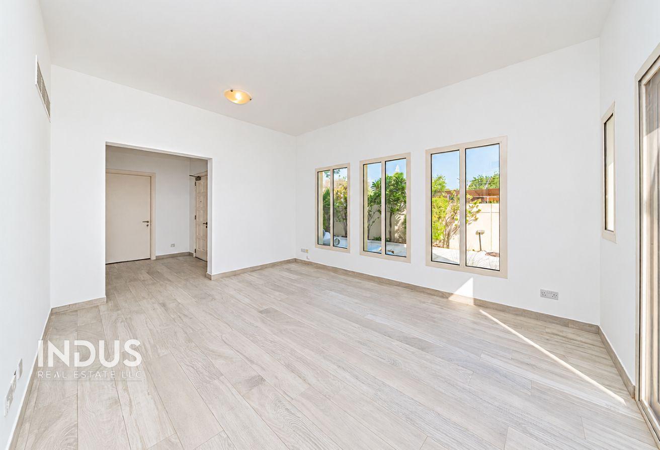 Upgraded 3-Bedroom B End Villa | Lake View | Forat photo 7