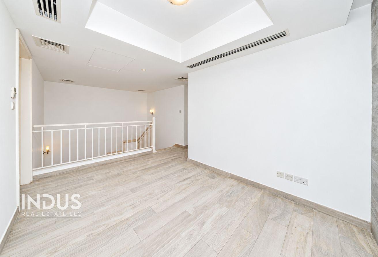 Upgraded 3-Bedroom B End Villa | Lake View | Forat photo 13