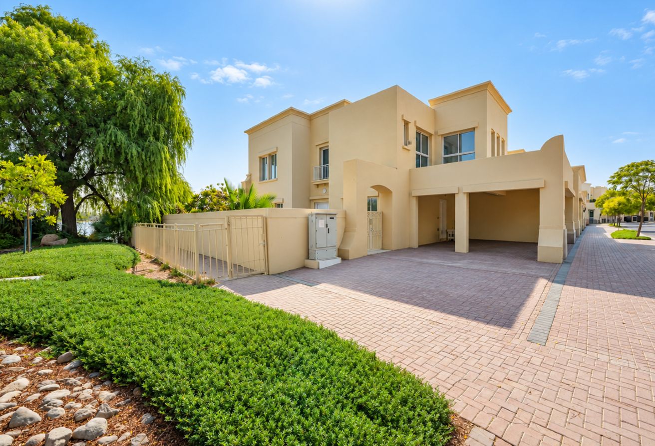 Upgraded 3-Bedroom B End Villa | Lake View | Forat