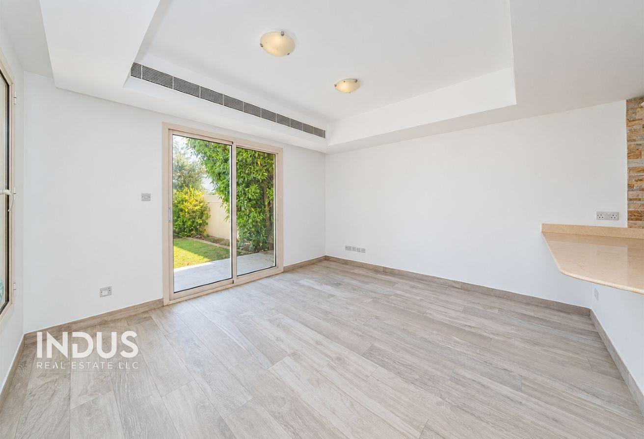 Upgraded 3-Bedroom B End Villa | Lake View | Forat photo 6