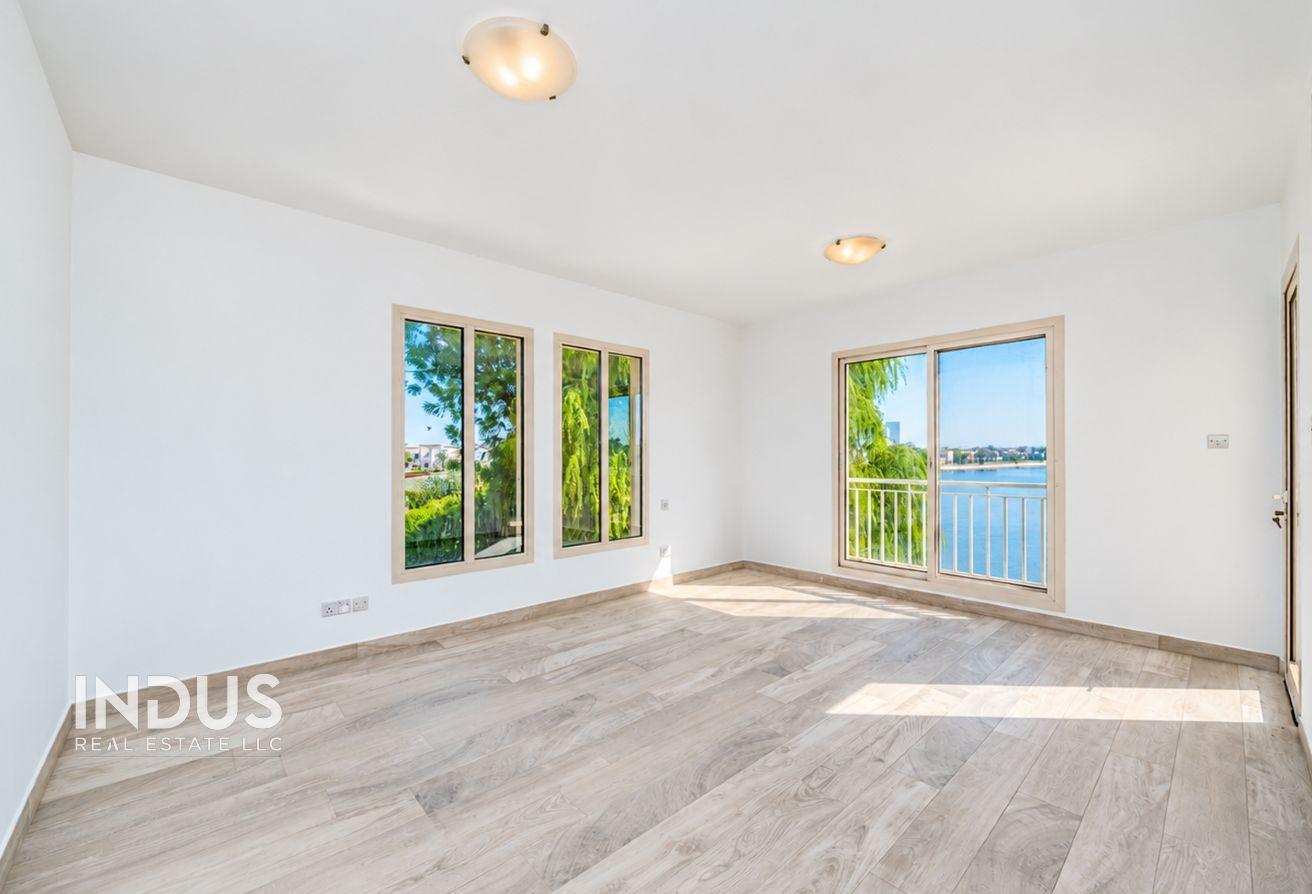 Upgraded 3-Bedroom B End Villa | Lake View | Forat photo 16