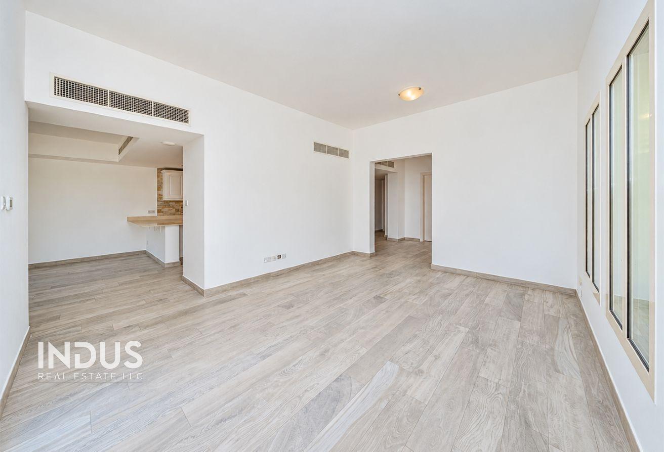 Upgraded 3-Bedroom B End Villa | Lake View | Forat photo 4