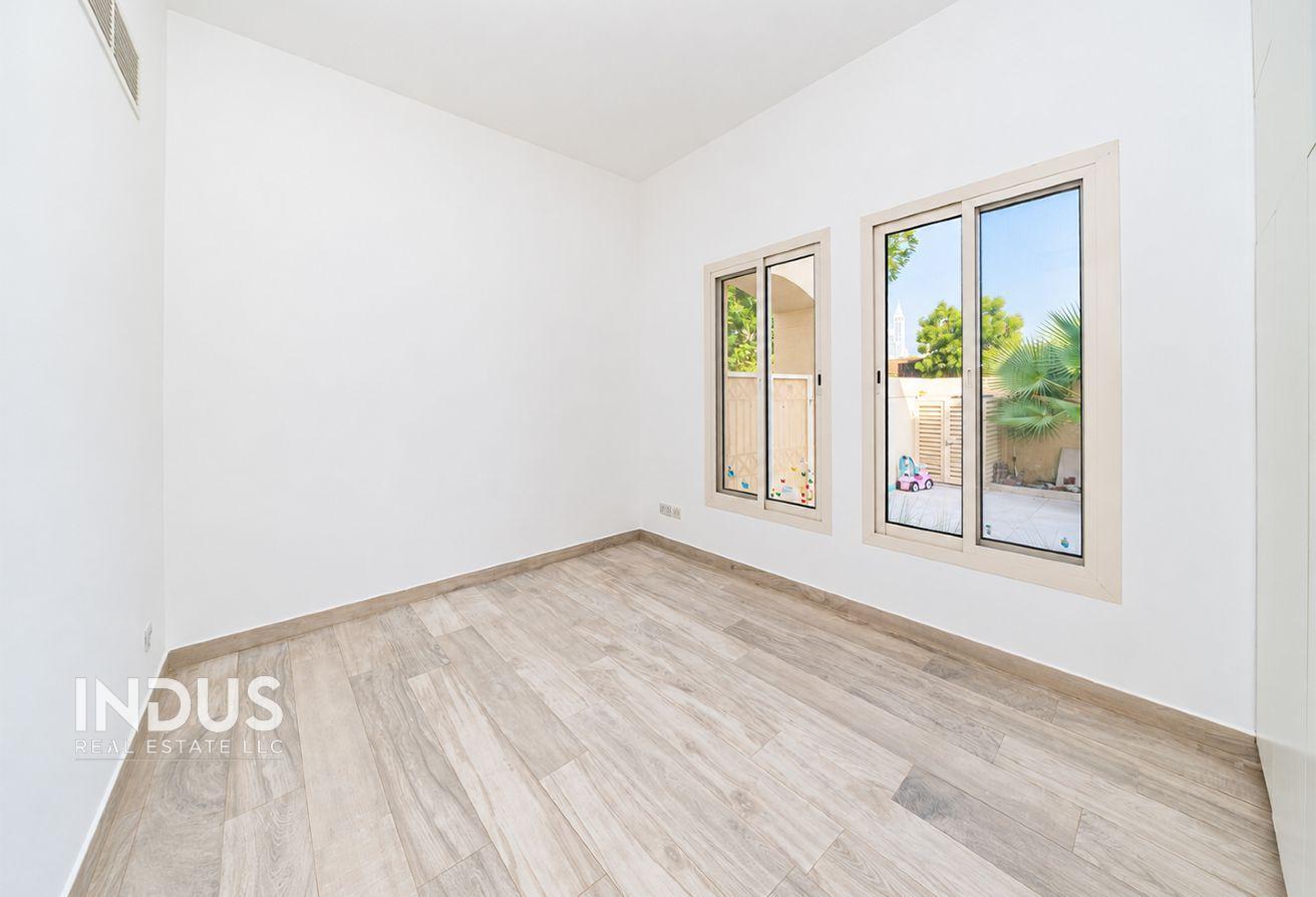Upgraded 3-Bedroom B End Villa | Lake View | Forat photo 10