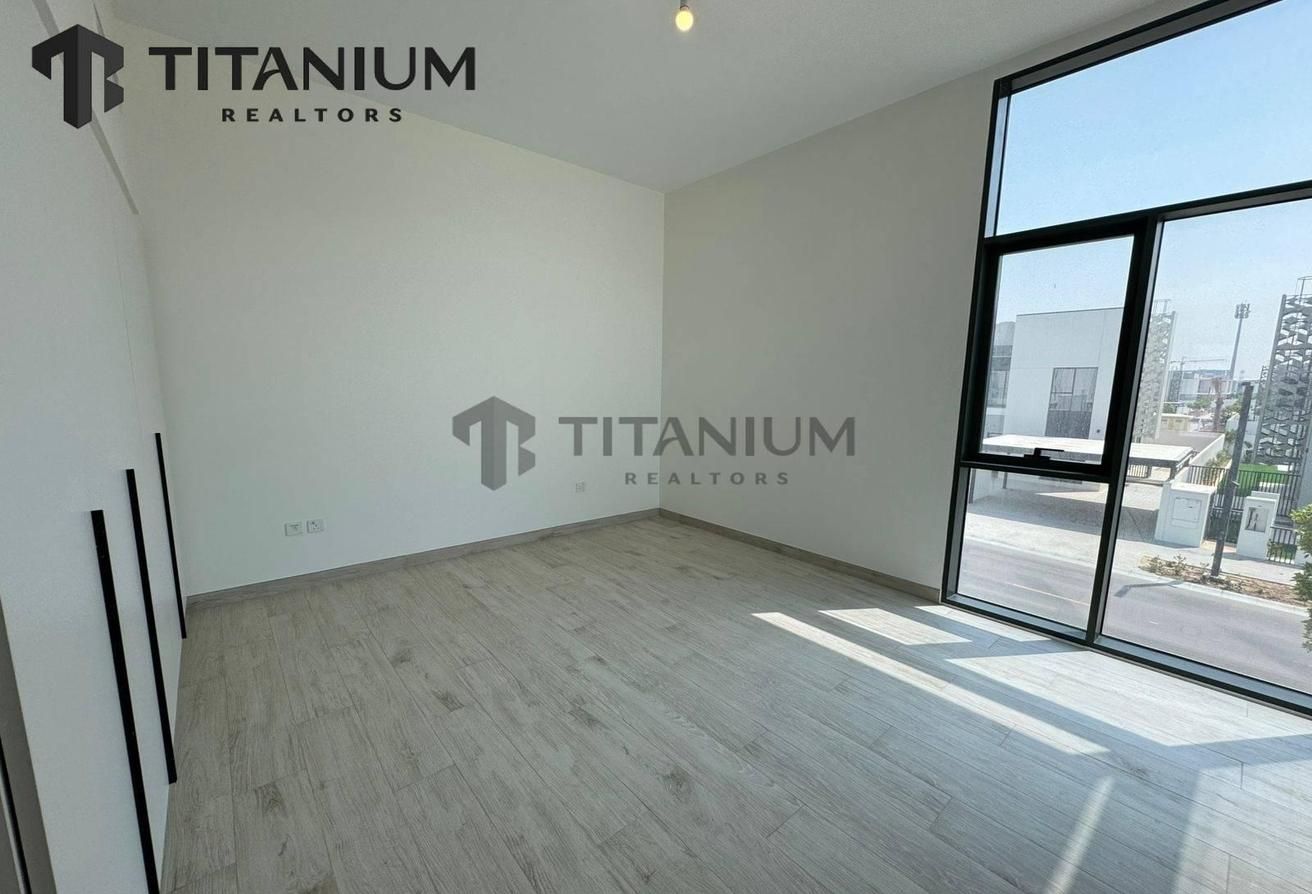 Ready to Move | Spacious 4BR Villa | Great Value photo 9
