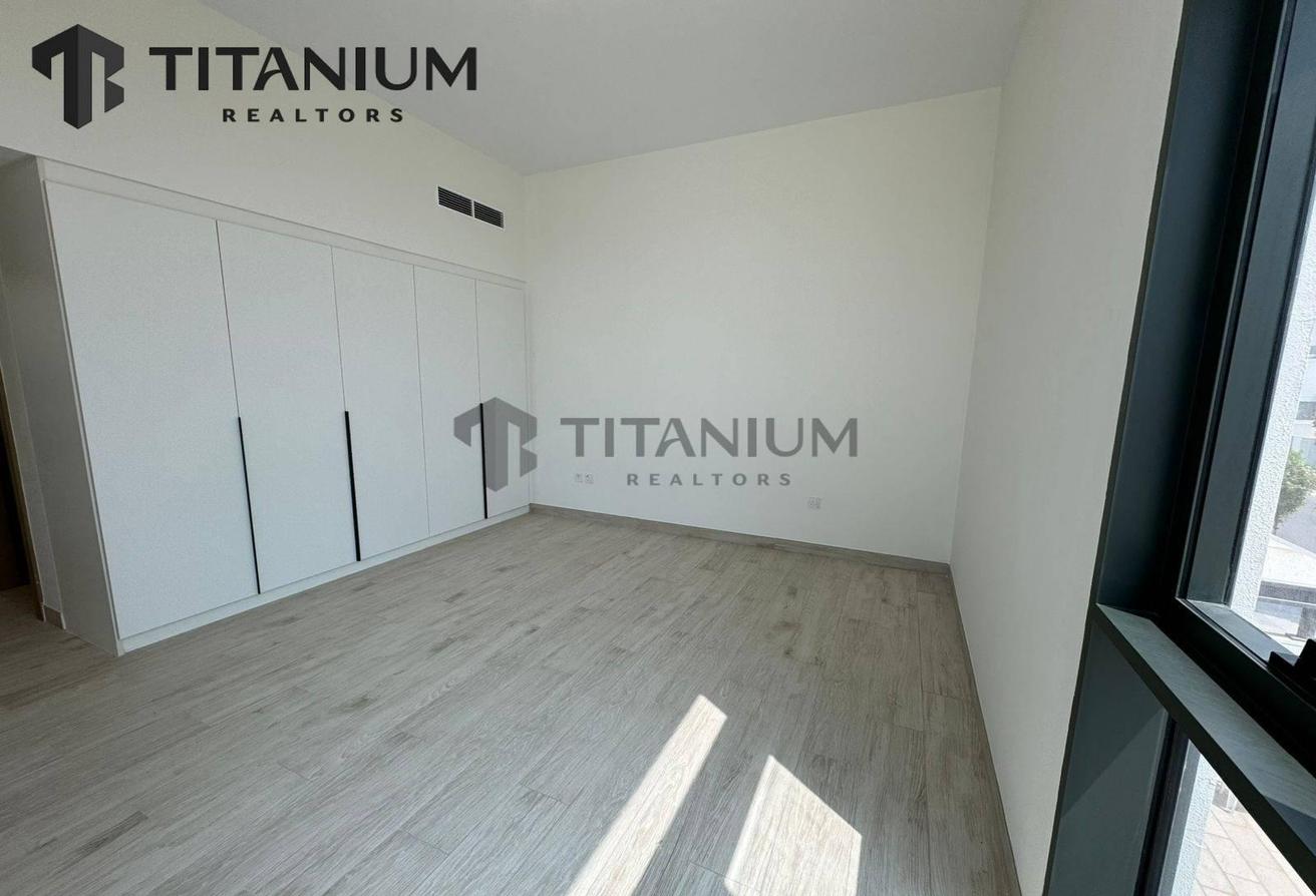 Ready to Move | Spacious 4BR Villa | Great Value photo 10