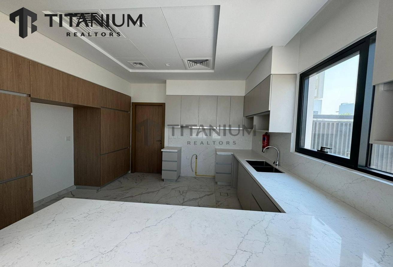 Ready to Move | Spacious 4BR Villa | Great Value photo 6