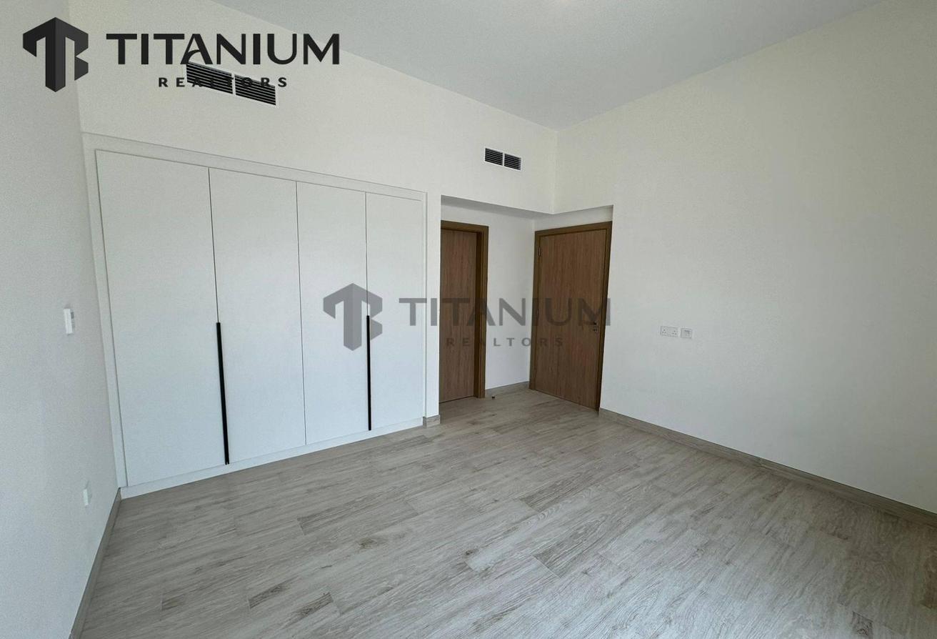 Ready to Move | Spacious 4BR Villa | Great Value photo 7