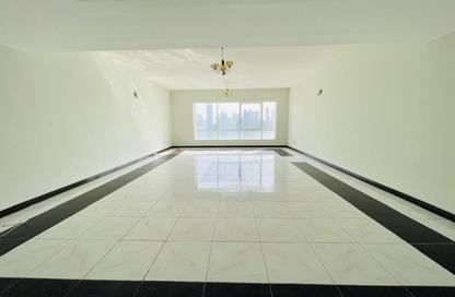 Apartment - 4 - 5 for rent in Fire Station Road - Muwaileh - Sharjah