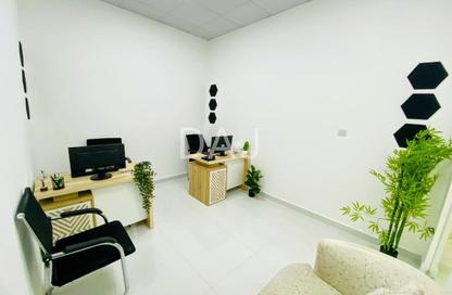 Office Space - Studio - 1 Bathroom for rent in Red Avenue - Al Garhoud - Dubai