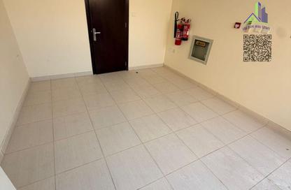 Shop - Studio - 1 for rent in Al Zuaina Building - Al Musalla - Al Gharb - Sharjah