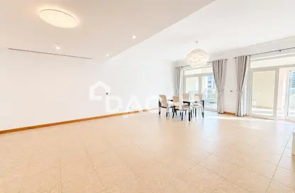 شقة - 2 غرف نوم - 2 حمامات للايجار في الحبول - مساكن شور لاين - نخلة جميرا - دبي