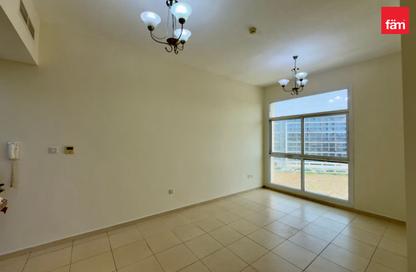Apartment - 2 - 3 for rent in Mazaya 11 - Queue Point - Liwan - Dubai