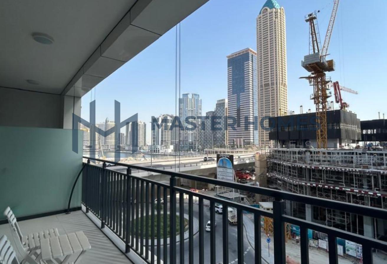 High floor| Near Metro | Pool view photo 14