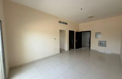 Apartment - 2 Bedrooms - 3 Bathrooms for rent in Al Jurf Industrial 3 - Al Jurf Industrial - Ajman