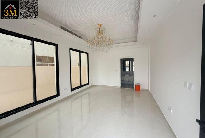 75410201 - Property Image 3