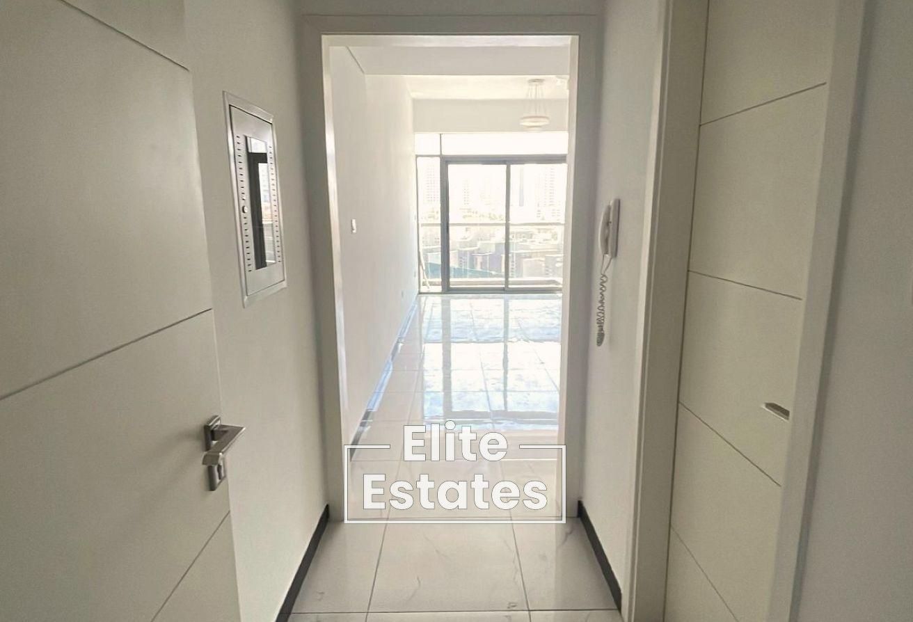 Spacious Studio | Private Balcony | Parking photo 2