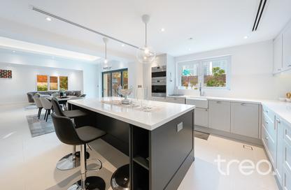 Villa - 4 - 5 for sale in Meadows 2 - Meadows - Dubai