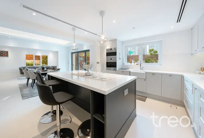 165056218 - Property Image 3