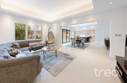 Villa - 4 - 5 for sale in Meadows 2 - Meadows - Dubai
