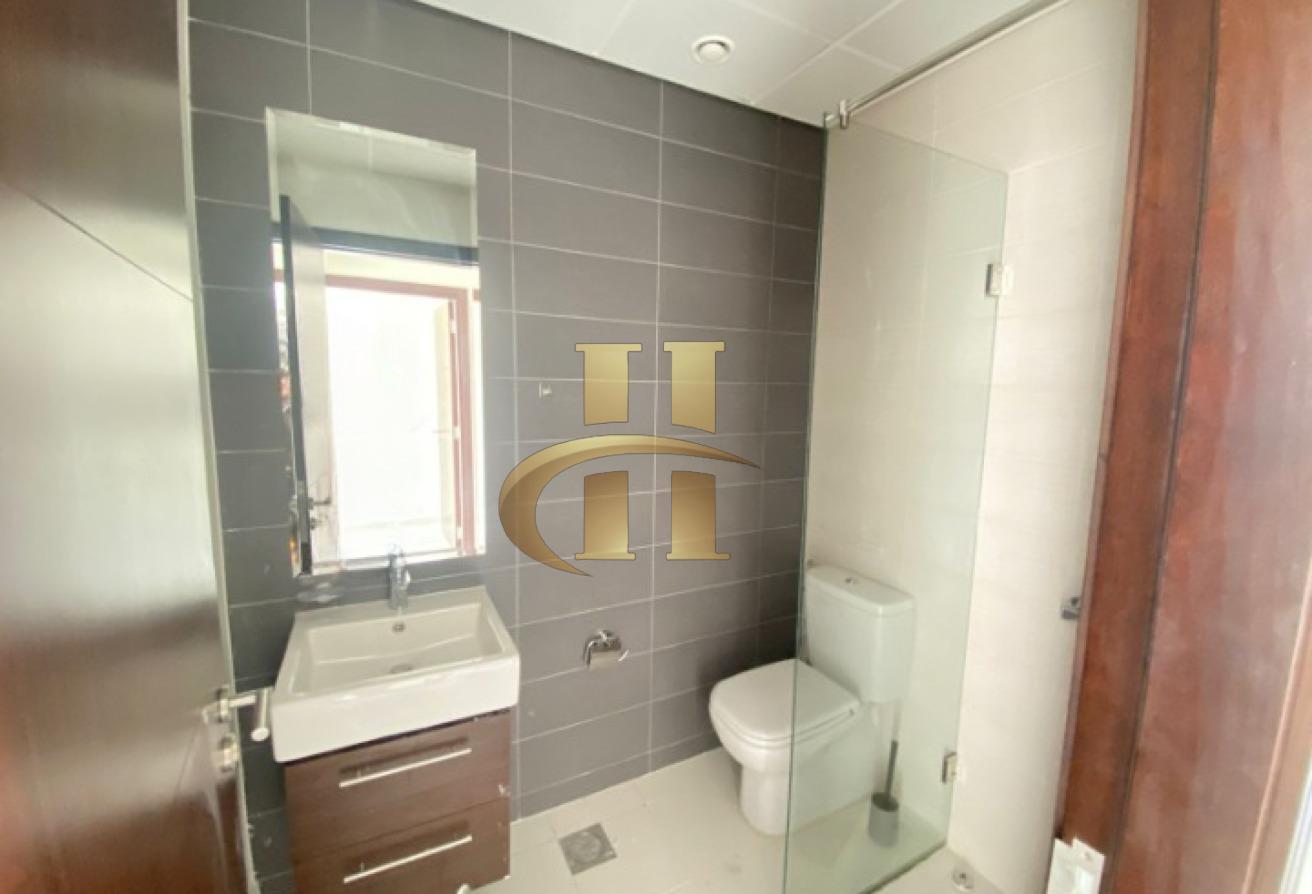 Luxurious Townhouse | Elegant | Ready to move photo 8