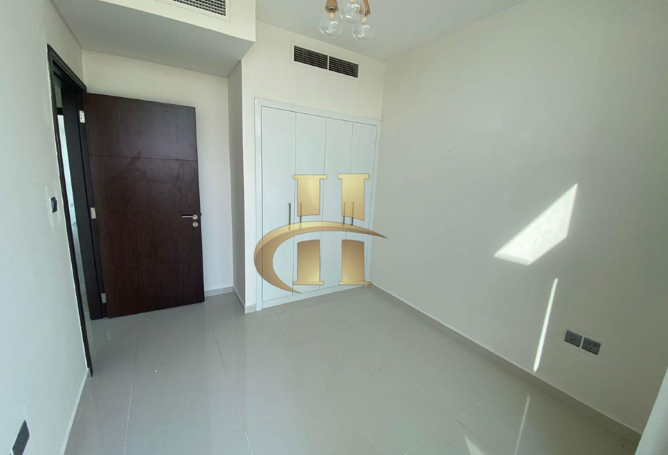 Luxurious Townhouse | Elegant | Ready to move photo 5