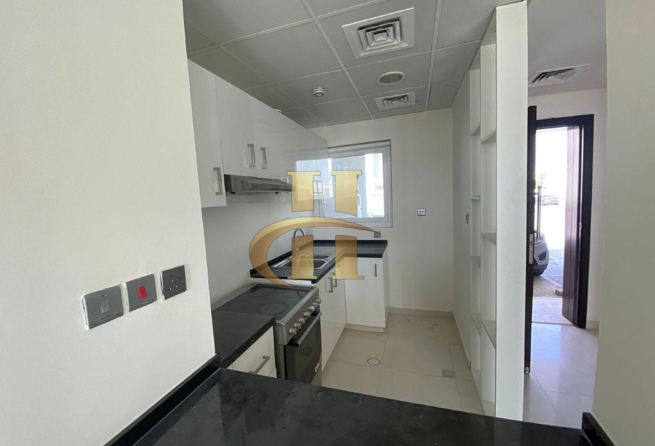 Luxurious Townhouse | Elegant | Ready to move photo 7