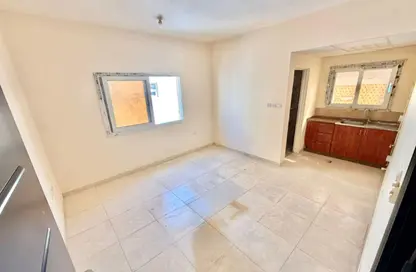 شقة - 1 حمام للايجار في الشامسي 1 - تجارية مويلح - الشارقة