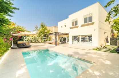 Villa - 5 Bedrooms - 5 Bathrooms for rent in Meadows 9 - Meadows - Dubai