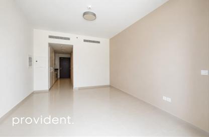 Apartment - Studio - 1 for rent in Golf Promenade 2A - Golf Promenade 2 - Golf Town - Damac Hills - Dubai Apartment - Studio - 1 for rent in Golf Promenade 2A - Golf Promenade 2 - Golf Town - Damac Hills - Dubai
