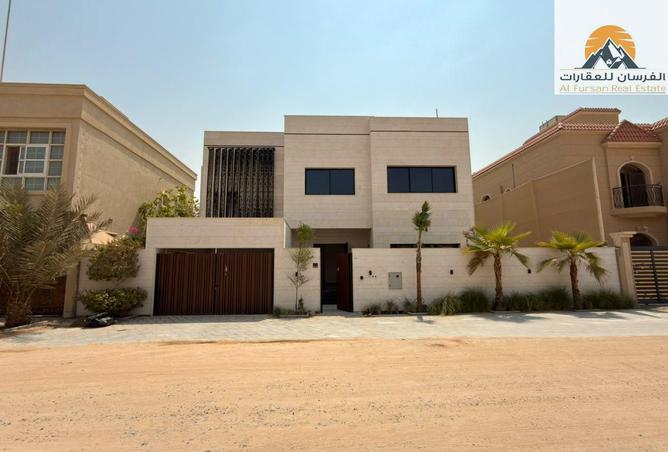 LUXURY FAMILY VILLA WITH PRIVATE SWIMMING POOL