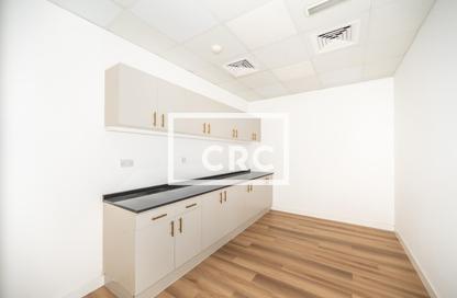 Office Space - Studio for rent in Single Business Tower - Business Bay - Dubai