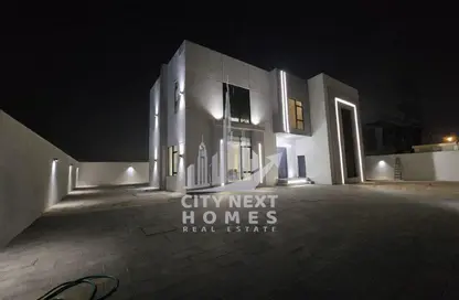 Villa - 5 Bedrooms - 7 Bathrooms for rent in Al Aweer 1 - Al Aweer - Dubai